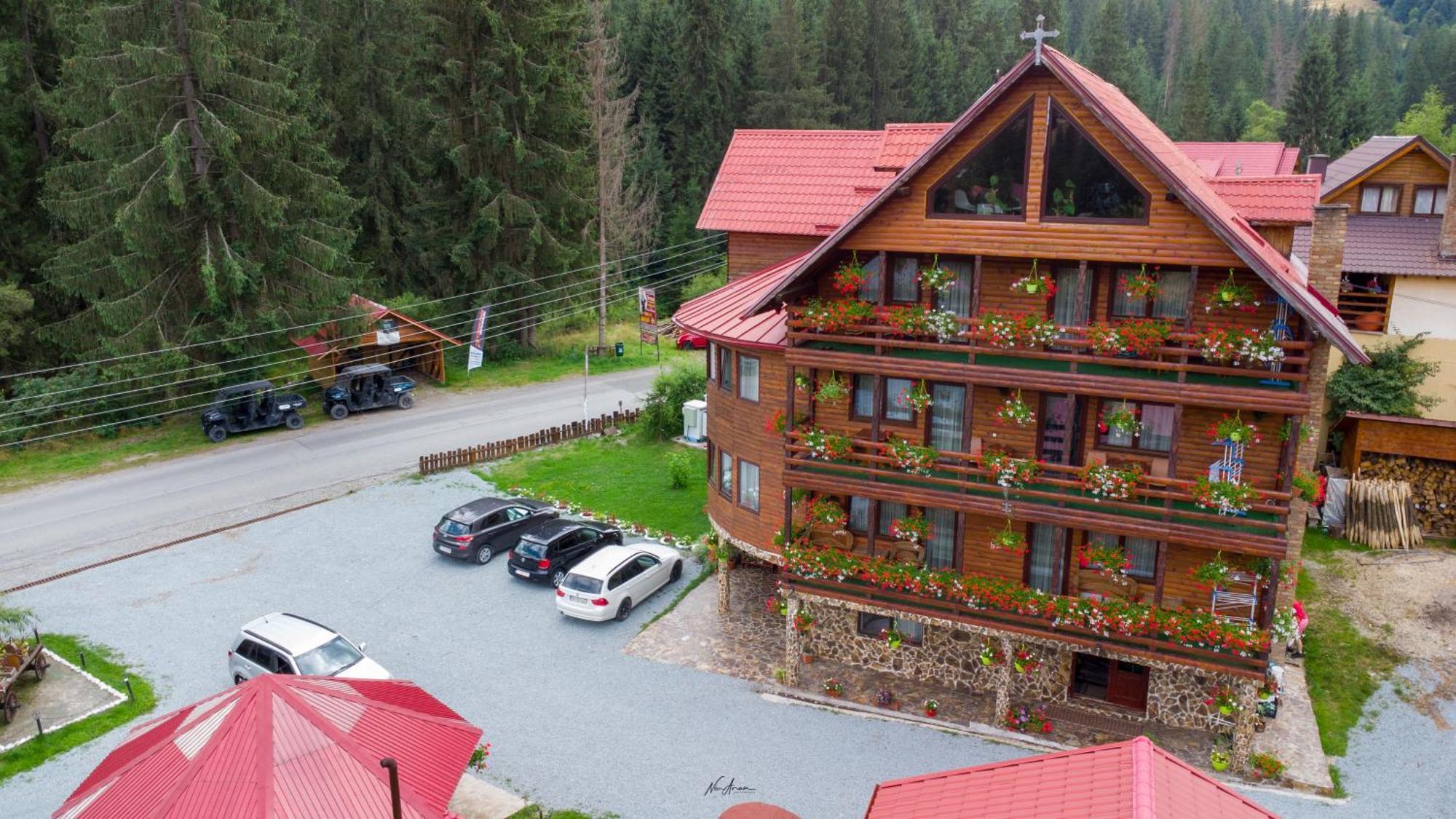 Hotel Casa Binu Arieşeni Exterior foto